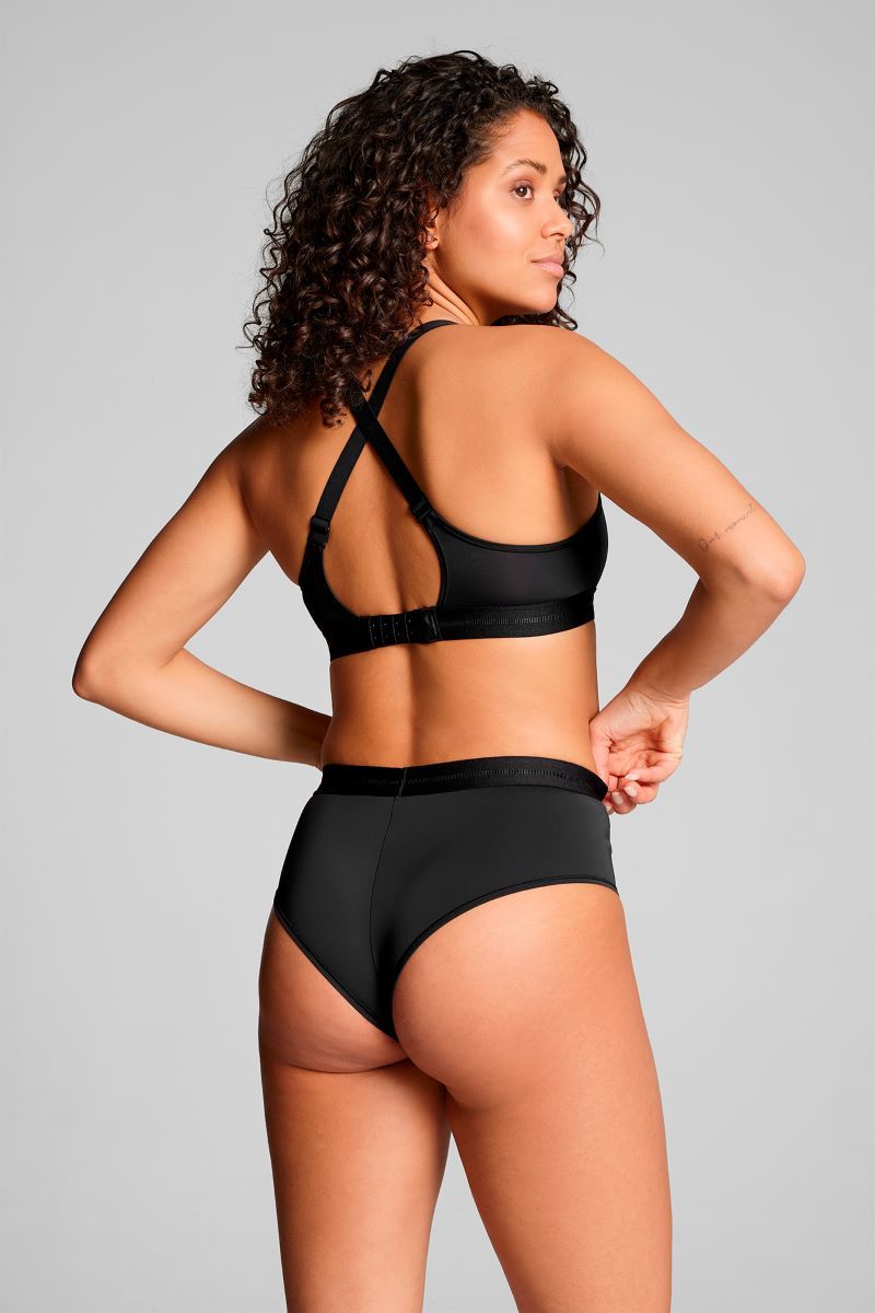 Puma Dames Sport Top Padded Zwart