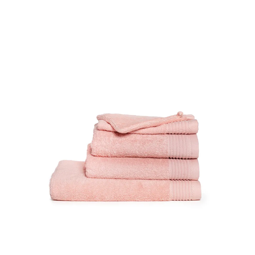 The One Handdoek Deluxe 50x100  550 gr Salmon  