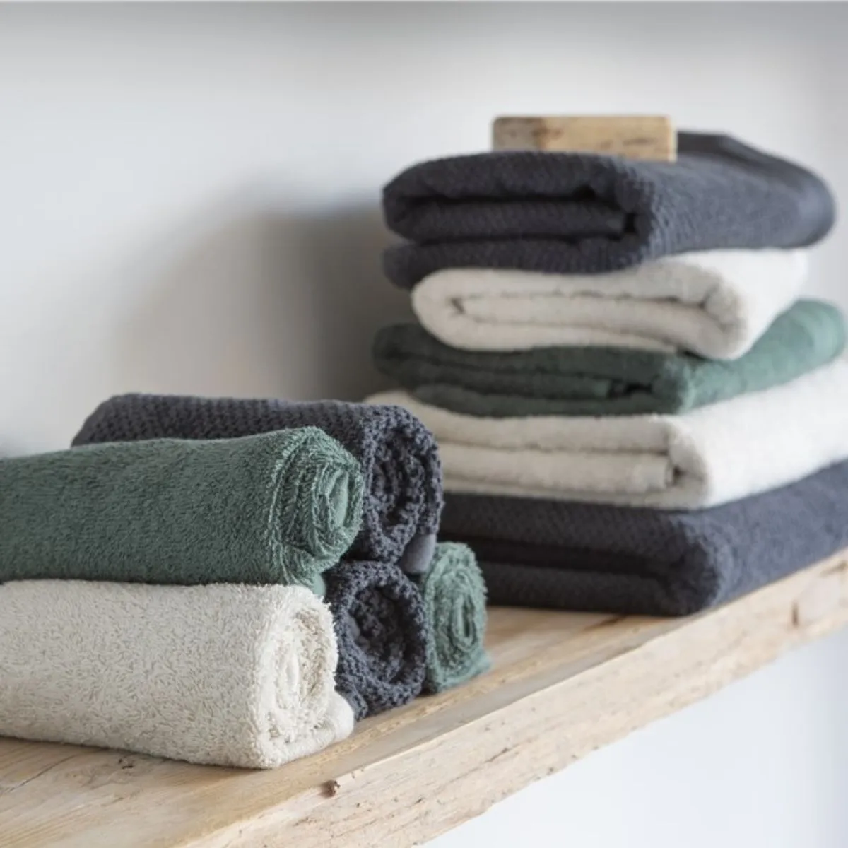 Walra Soft Cotton Handdoeken 60 x 110 cm - 550 gr/m² - Legergroen - 5 stuks
